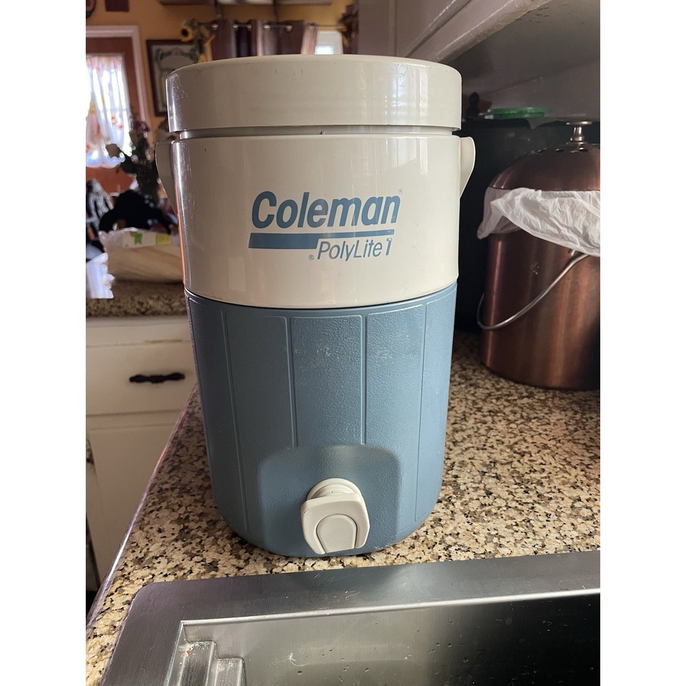 Coleman 5591A Blue Water Jug Cooler‎ Pour Spout Handle 1 gallon USA 1986 Spigot